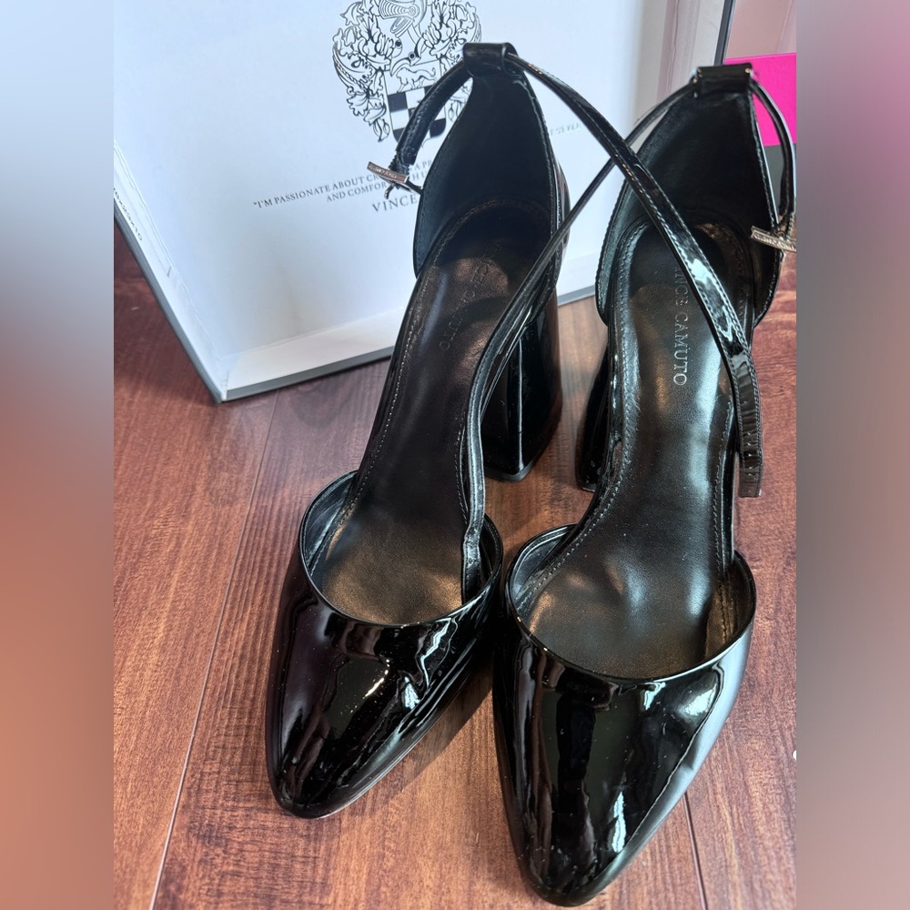 Black patent Vince Camuto Addilenz Mary Jane 8.5